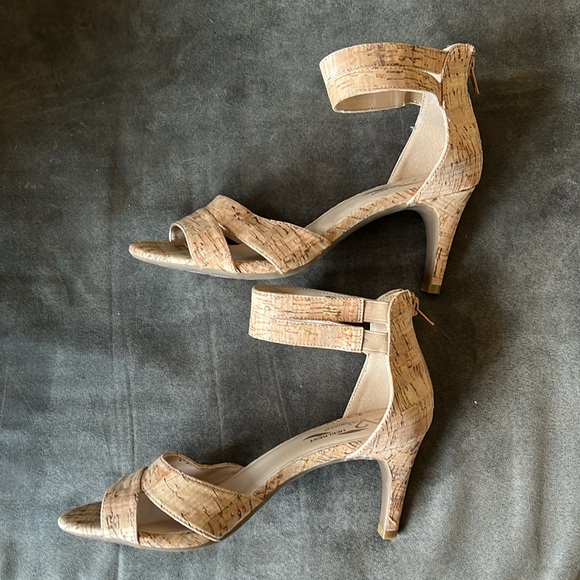 A2 by Aerosoles Heel Rest Cork Ankle Strappy Sandals Women’s Size 8M - Picture 6 of 10